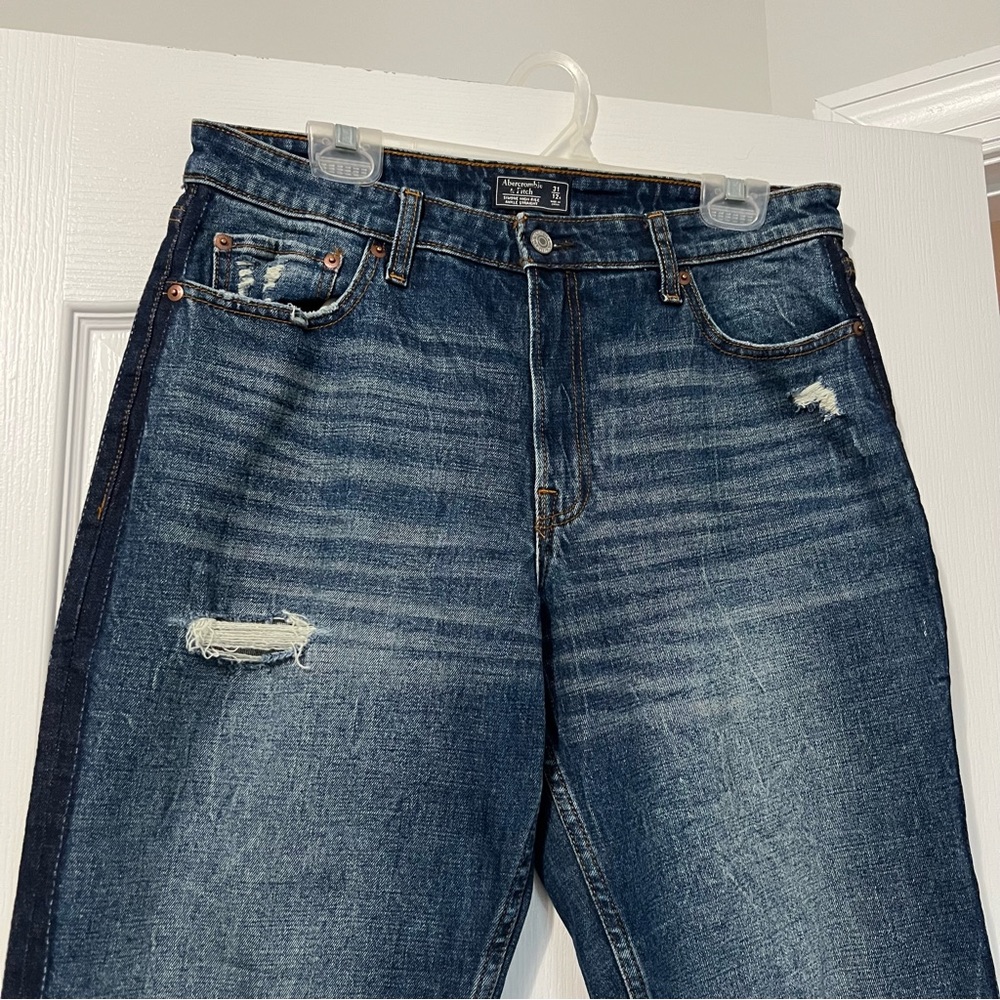 Abercrombie & Fitch Simone High Rise Ankle Straight Leg Distressed Jeans - Picture 2 of 11